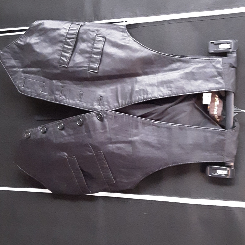 Black Leather Vest (Medium)